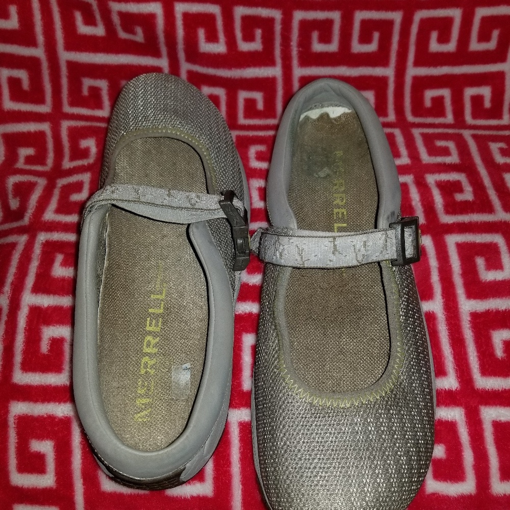 Merrell slip on Encore